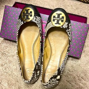 Flats. Tory Burch 8M